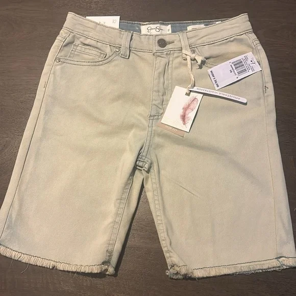 NWT Jessica Simpson
Big Girls 7-16 Denim Knee Length Short - Picture 2 of 9